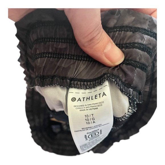 Athleta Savannah Jogger Pants Black Floral Camo Size 10 Tall Athlesiure - Picture 11 of 13